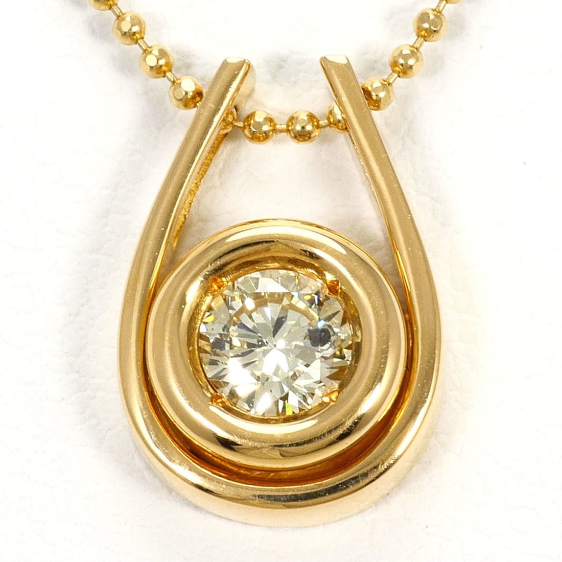 18K (18-karat) Yellow Gold Necklace with Diamond (0.32ct), Total Weight 3.9g, 40cm, Jewelry: --- Catalog ---Category: SizeWeight: 3.9g / 0.13oz.Pendant Size: 14mm x 10mm / 0.55'' x 0.39''Neck Circumference: 40 cm / 15.74''Category: DesignColor: Yellow goldMetal: GoldStone: DiamondGender: Wome