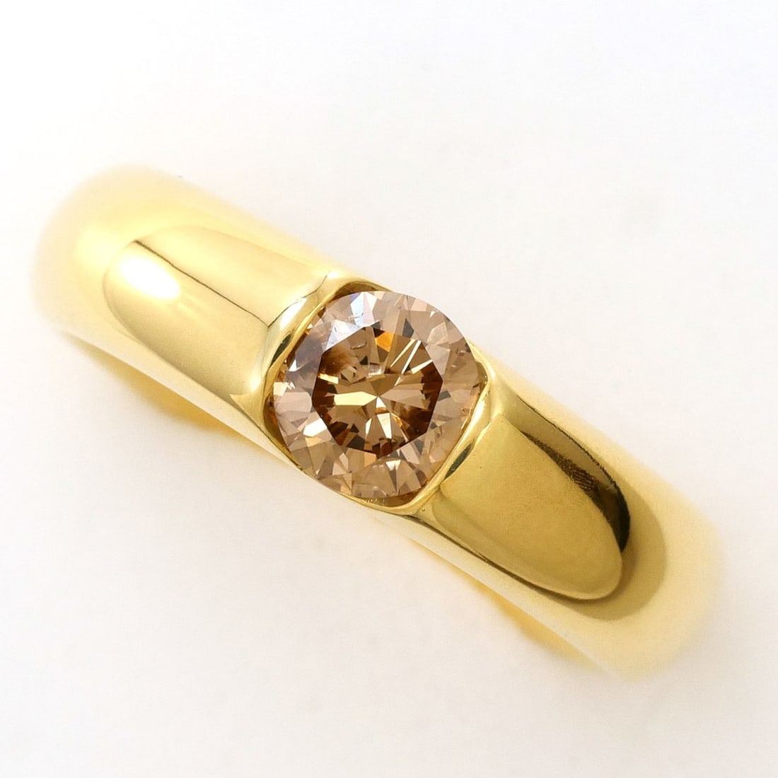 18K (18-karat) Yellow Gold Ring with Brown Diamond (0.597ct), Total Weight 8.0g, Jewelry: --- Catalog ---Category: SizeWidth: 5mm / 0.2''Weight: 8g / 0.28oz.JP Size: 11US Size: 6Category: DesignType: Band ringColor: Brown, Yellow goldMetal: GoldStone: DiamondGender: WomenMaterial: Yellow g