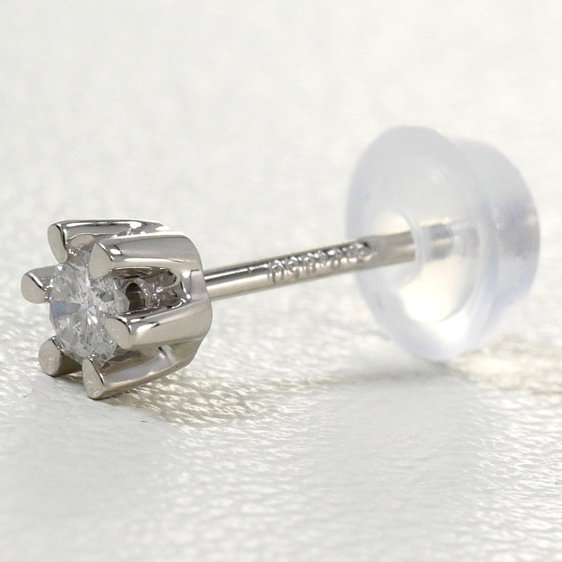 PT850 Platinum Earring (Single Earring) with 0.07ct Diamond, Total Weight 0.4g, Jewelry: --- Catalog ---Category: SizeWeight: 0.4g / 0.01oz.Category: DesignType: Stud earringsColor: PlatinumMetal: PlatinumStone: DiamondGender: WomenMaterial: Platinum 850Weight (ct.): 0.07Single earring: Y
