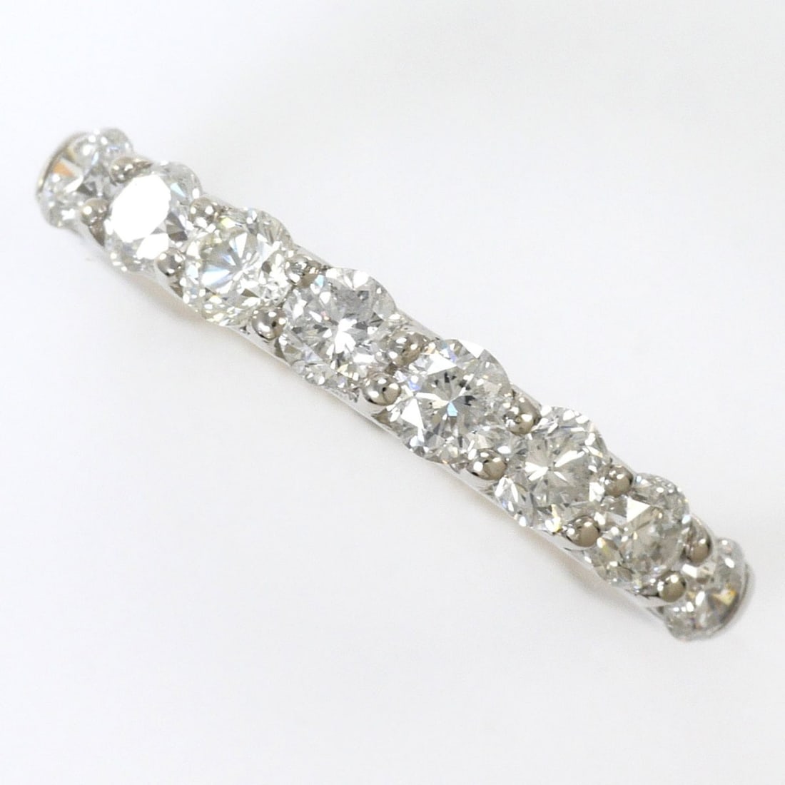 PT900 Platinum Ring with 0.70ct Diamond, Total Weight 2.8g, Jewelry: --- Catalog ---Category: SizeWidth: 3mm / 0.12''Weight: 2.8g / 0.09oz.JP Size: 8US Size: 4.5Category: DesignType: Band ringColor: PlatinumMetal: PlatinumStone: DiamondGender: WomenMaterial: Platinum 9