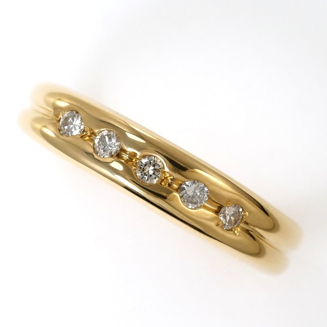 18K (18-karat) Yellow Gold Ring with Diamond (carat mark not specified), Certificate of: --- Catalog ---Category: SizeWeight: 3.7g / 0.13oz.JP Size: 7.5US Size: 4Category: DesignType: Band ringColor: Yellow goldMetal: GoldStone: DiamondGender: WomenMaterial: Yellow gold (18K)Metal Purity:
