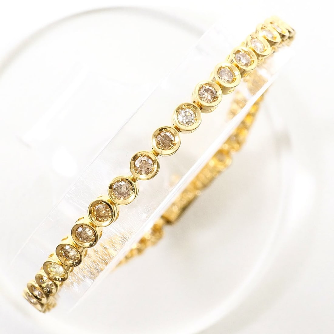 18K (18-karat) Yellow Gold Bracelet with 2.00ct Diamonds, Certificate of Authenticity, Total Weight: --- Catalog ---Category: SizeLength: 19cm / 7.48''Weight: 7.8g / 0.27oz.Category: DesignType: Charm braceletColor: Yellow goldMetal: GoldStone: DiamondGender: WomenMaterial: Yellow gold (18K)Metal Pur