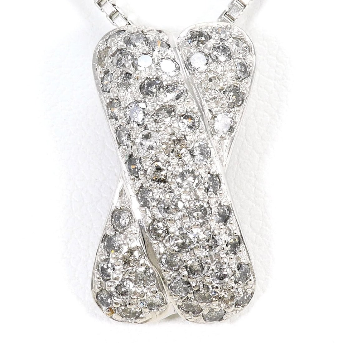 PT900 Platinum / PT850 Necklace with 1.00ct Diamond, Certificate of Authenticity, Total Weight 8.7g,: --- Catalog ---Category: SizeWeight: 8.7g / 0.3oz.Pendant Size: 20mm x 11mm / 0.78'' x 0.43''Neck Circumference: 45 cm / 17.71''Category: DesignColor: PlatinumMetal: PlatinumStone: DiamondGender: Wome