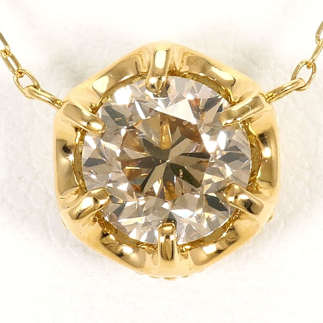 18K (18-karat) Yellow Gold Necklace with Brown Diamond 1.00ct, Certificate of Authenticity, Total: --- Catalog ---Category: SizeWeight: 1.9g / 0.06oz.Pendant Size: 8mm x 8mm / 0.31'' x 0.31''Neck Circumference: 46 cm / 18.11''Category: DesignColor: Yellow goldMetal: GoldStone: DiamondGender: WomenM