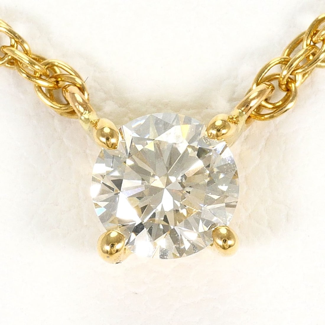 18K (18-karat) Yellow Gold Necklace with 0.43ct Diamond (VS1 clarity, Gemological Certificate),: --- Catalog ---Category: SizeWeight: 3.5g / 0.12oz.Pendant Size: 6mm x 7mm / 0.23'' x 0.27''Neck Circumference: 40 cm / 15.74''Category: DesignColor: Yellow goldMetal: GoldStone: DiamondGender: WomenM