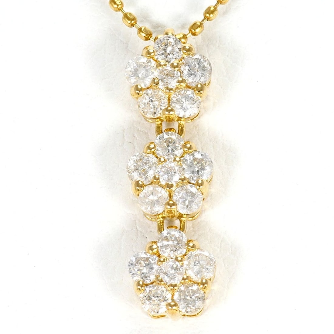 18K (18-karat) Yellow Gold Necklace with 0.50ct Diamond, Certificate of Authenticity, Total Weight: --- Catalog ---Category: SizeWeight: 2.1g / 0.07oz.Pendant Size: 19mm x 5mm / 0.74'' x 0.19''Neck Circumference: 39 cm / 15.35''Category: DesignColor: Yellow goldMetal: GoldStone: DiamondGender: Women