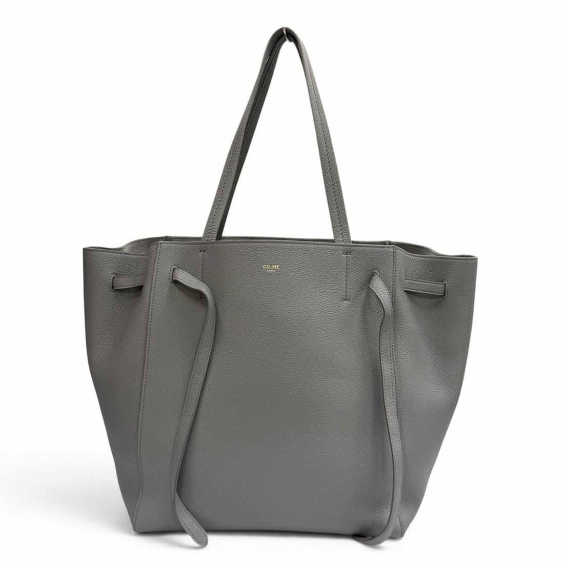 CELINE 18902 Cabas Phantom Small Logo Soft Grain Calf Tote Bag, Grey, Made in Italy, Women's, with: --- Catalog ---Category: SizeSize (HxWxD): 29cm x 46cm x 17.5cm / 11.41'' x 18.11'' x 6.88''Category: DesignType: Tote bagColor: GrayGender: WomenCategory: GeneralMPN: 18902Brand: CelineCountry of Ori
