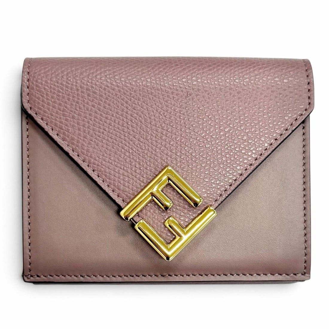 FENDI 8M0480 FF Diamond Leather Compact Tri-fold Wallet, Purple with Gold Hardware, Made in Italy,: --- Catalog ---Category: SizeSize (HxWxD): 8cm x 10.2cm / 3.14'' x 4.01''Category: DesignType: Wallet (tri-fold)Color: PurpleGender: WomenMaterial: Leather Category: GeneralMPN: 8M0480Brand: FendiCoun