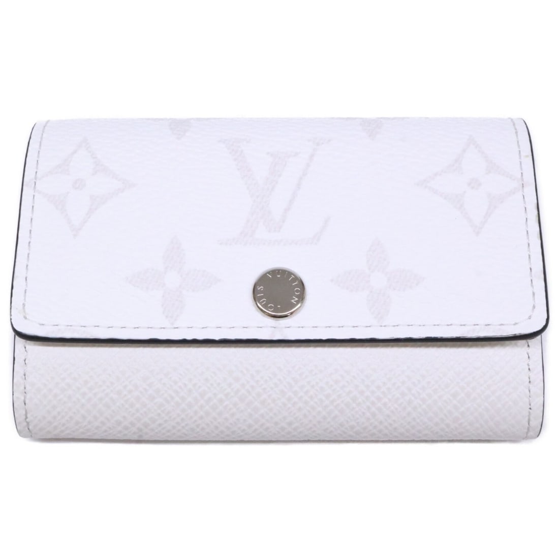 LOUIS VUITTON M28393 Multicles 6 Taigarama Key Case White Women's: --- Catalog ---Category: DesignType: KeycaseColor: WhiteGender: WomenCategory: GeneralBrand: Louis VuittonCategory: Physical PropertiesSize (HxWxD): 11cm x 7cm x 1.5cm / 4.33'' x 2.75'' x 0.59''--- It
