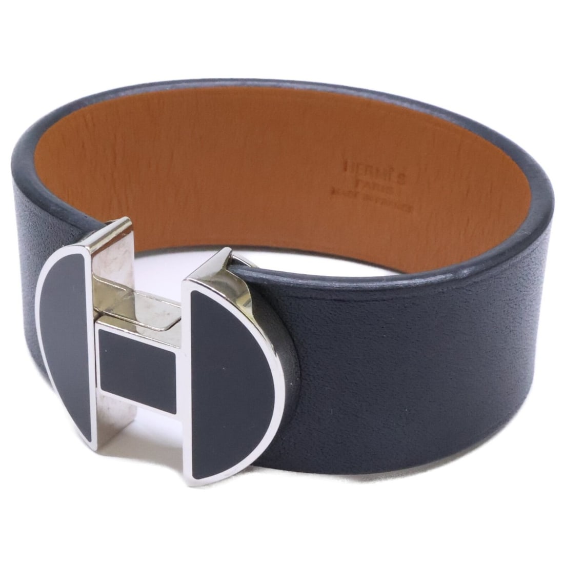 HERMES Hermes D stamp 2002 Leather Bangle T2 Black Women's: --- Catalog ---Category: SizeLength: 15.5cm / 6.1''Category: DesignType: BangleColor: BlackGender: WomenMaterial: LeatherCategory: GeneralBrand: Hermes--- Item List ---Section: ConditionRanking: Rank 