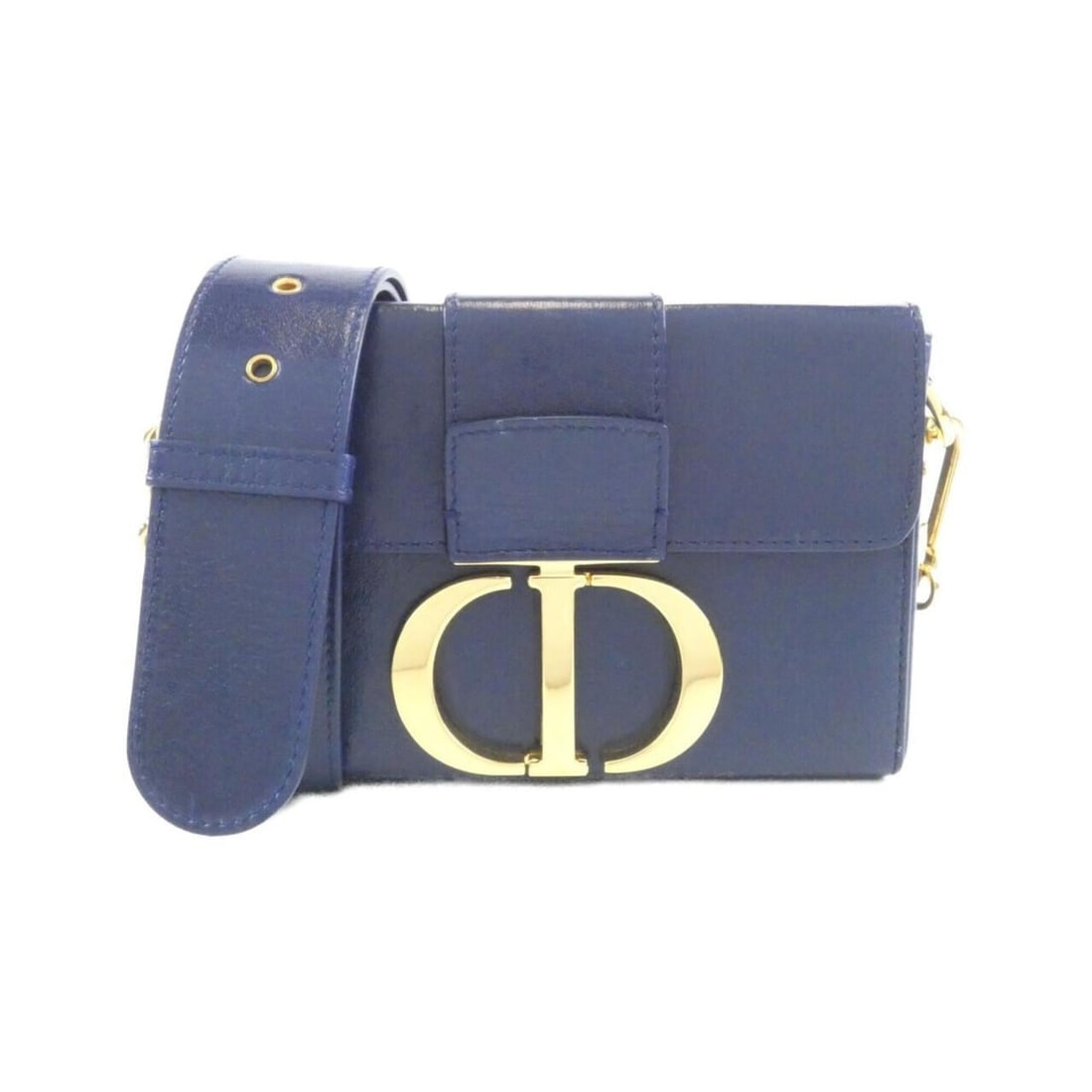 Christian Dior 30 Montaigne M9204UMPK Shoulder Bag: --- Catalog ---Category: SizeSize (HxWxD): 12cm x 18cm x 5cm / 4.72'' x 7.08'' x 1.96''Category: DesignType: Shoulder bagColor: BlueGender: WomenMaterial: Leather Hardware Color: GoldLeather/Fur Type: