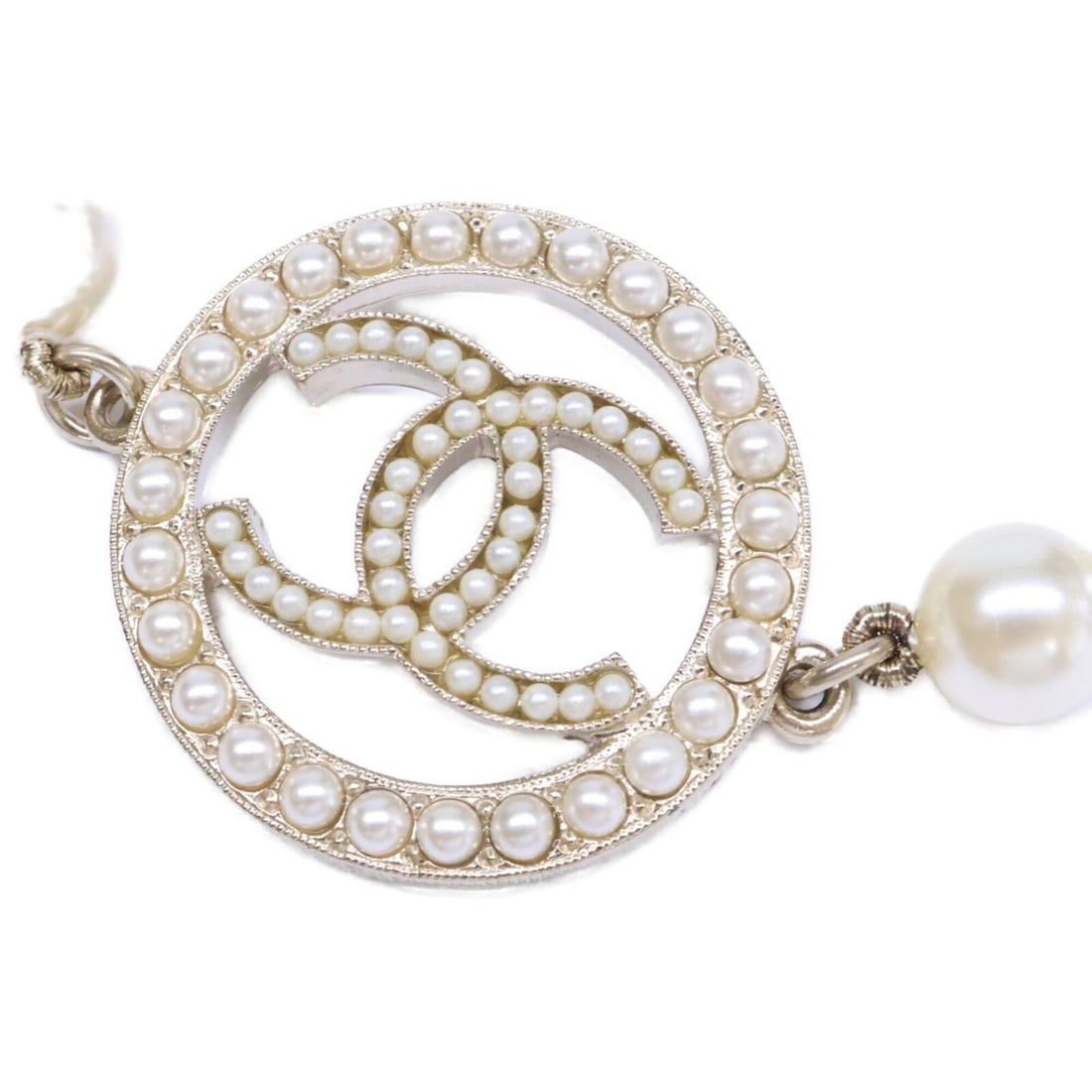 CHANEL C18V Coco Mark Pearl Bracelet with Light Gold Hardware - Women's: --- Catalog ---Category: SizeLength: 21.5cm / 8.46''Category: DesignType: Charm braceletGender: WomenMaterial: Gold platingCategory: GeneralBrand: Chanel--- Item List ---Section: ConditionRanking: Ran