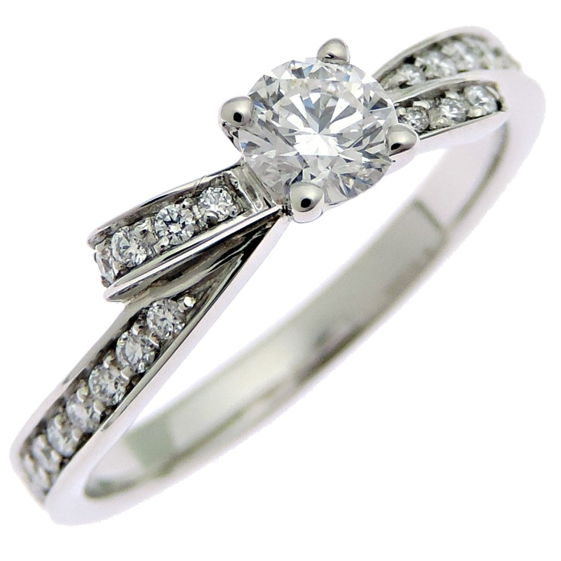 Chanel Ruban de 0.26ct Diamond Ring, Size 49, Women's, J10610, Pt950 Platinum: --- Catalog ---Category: SizeJP Size: 9US Size: 5Category: DesignType: Band ringStone: DiamondGender: WomenMaterial: Platinum 950Category: GeneralMPN: J10610Brand: Chanel--- Item List ---Section: Cond