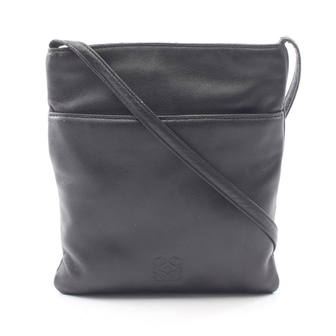 Loewe Anagram Shoulder Bag Handbag Leather Women's Black: --- Catalog ---Category: SizeSize (HxWxD): 18cm x 16cm x 1cm / 7.08'' x 6.29'' x 0.39''Category: DesignType: Handbag, Shoulder bagColor: BlackGender: WomenMaterial: Leather Category: GeneralBrand: Loe