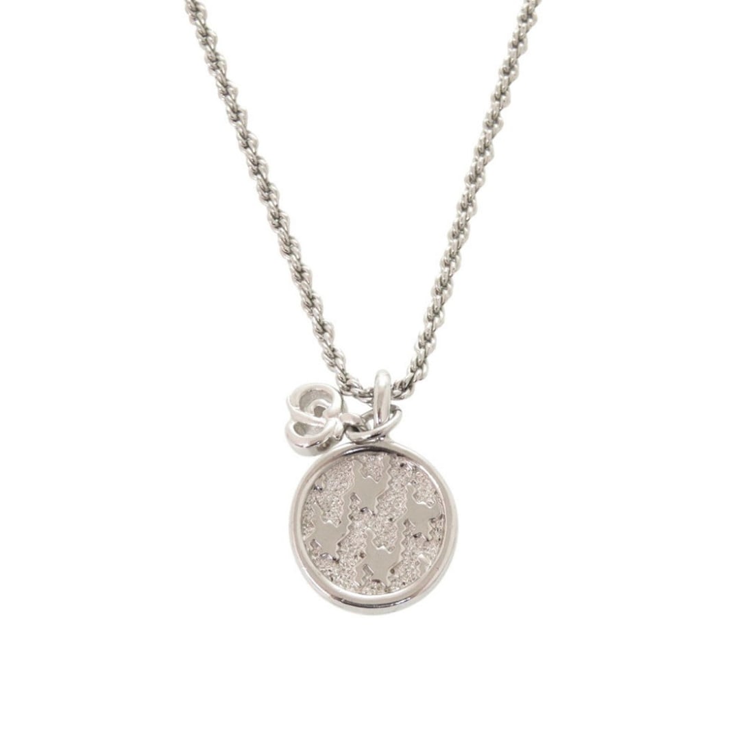 Christian Dior Logo Round Metal Silver Necklace 1621: --- Catalog ---Category: SizePendant Size: 20mm x 13mm / 0.78'' x 0.51''Neck Circumference: 44 cm / 17.32''Category: DesignColor: SilverGender: WomenMaterial: MetalNecklace Type: NecklaceCategory: Gen