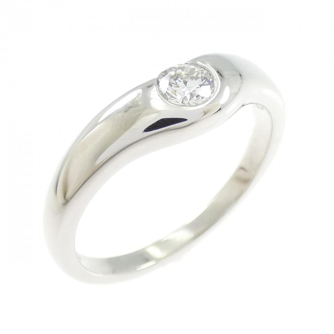 Tiffany Curved Ring: --- Catalog ---Category: SizeJP Size: 12.5US Size: 6.5Category: DesignType: Band ringGender: WomenMaterial: Platinum 950Category: GeneralBrand: Tiffany--- Item List ---Section: ConditionRanking: Rank