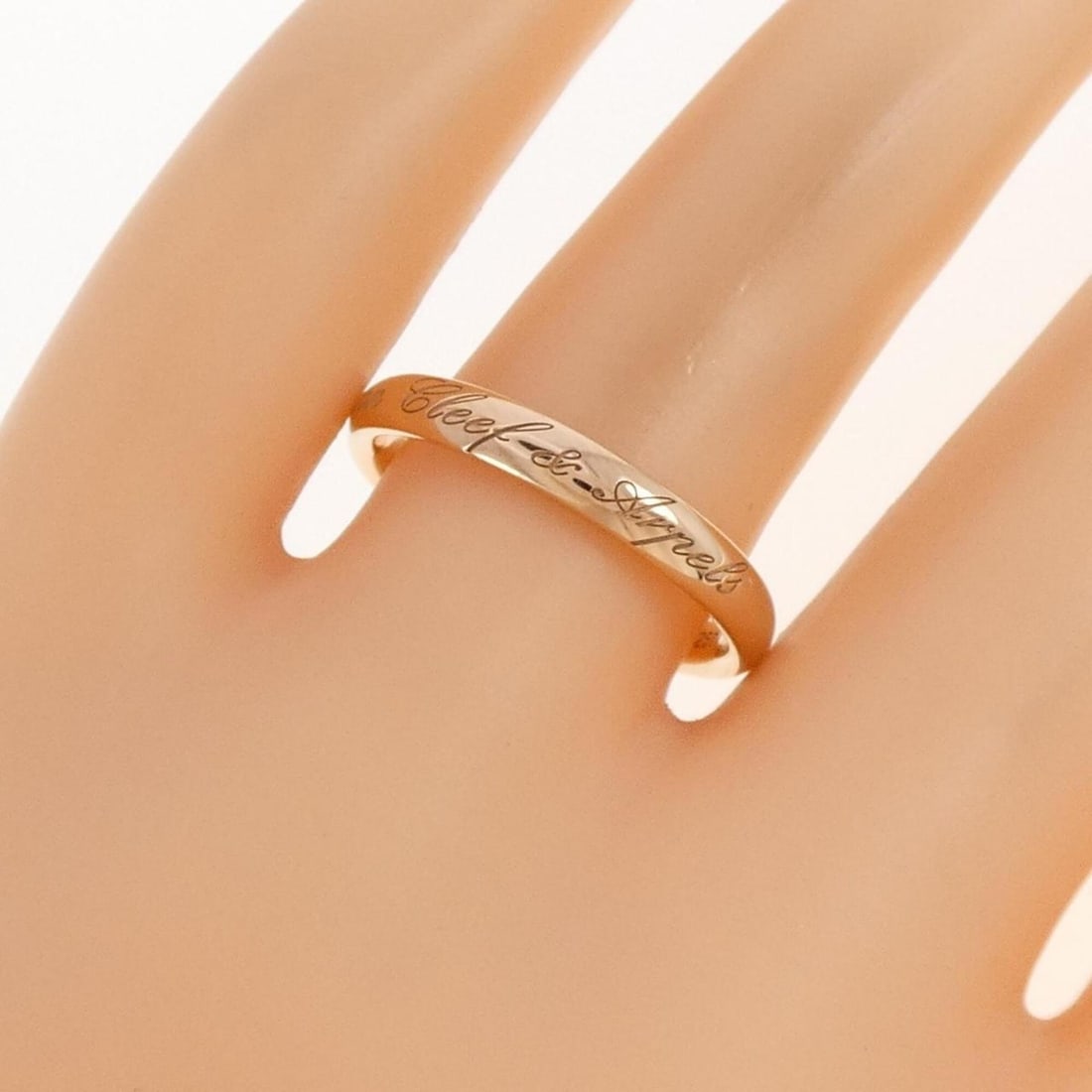 Van Cleef & Arpels Signature Ring - 5