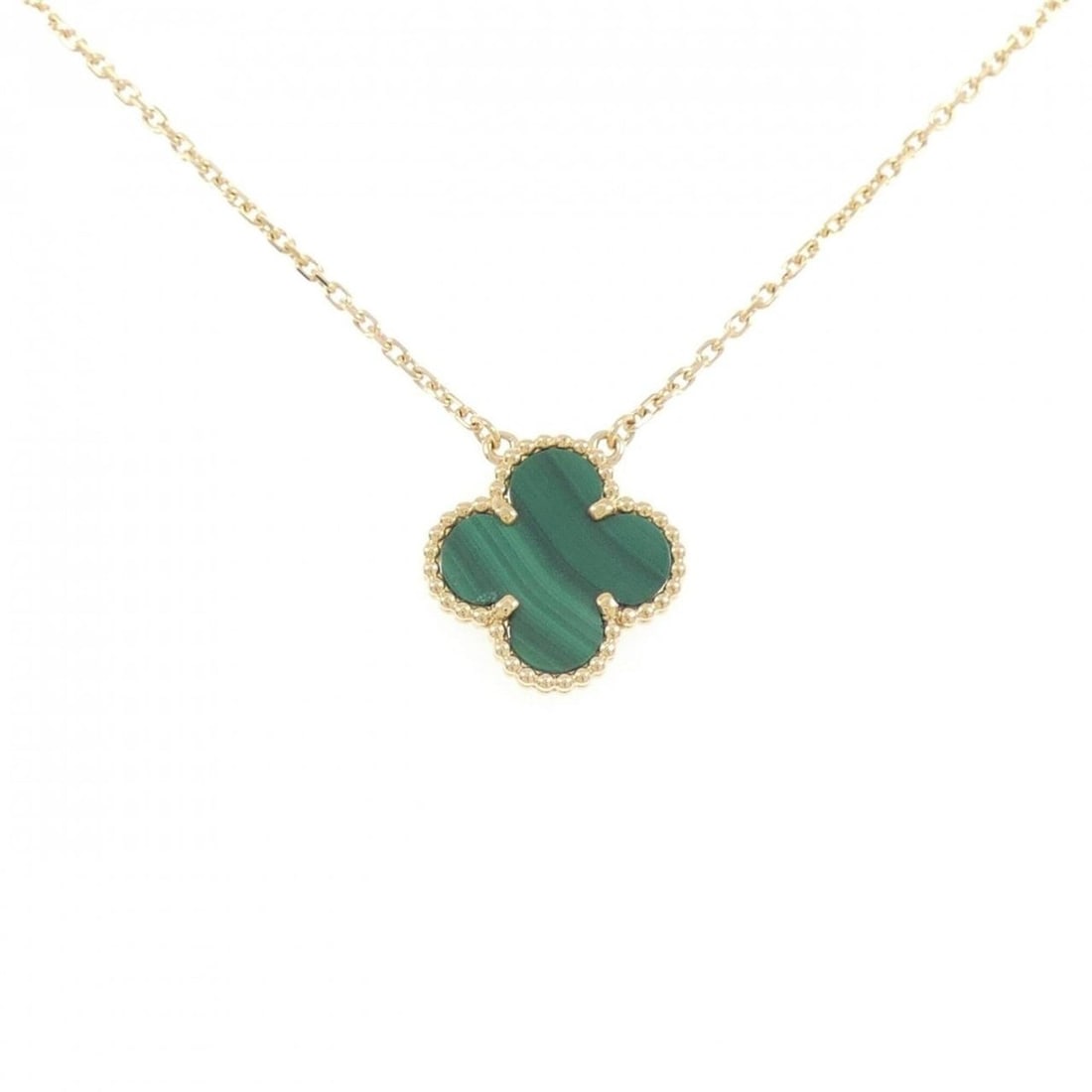 Van Cleef & Arpels Vintage Alhambra Necklace: --- Catalog ---Category: SizePendant Size: 14.7mm x 14.7mm / 0.57'' x 0.57''Neck Circumference: 37 cm - 42 cm / 14.56'' - 16.53''Category: DesignGender: WomenMaterial: Yellow gold (18K)Pendant Type: