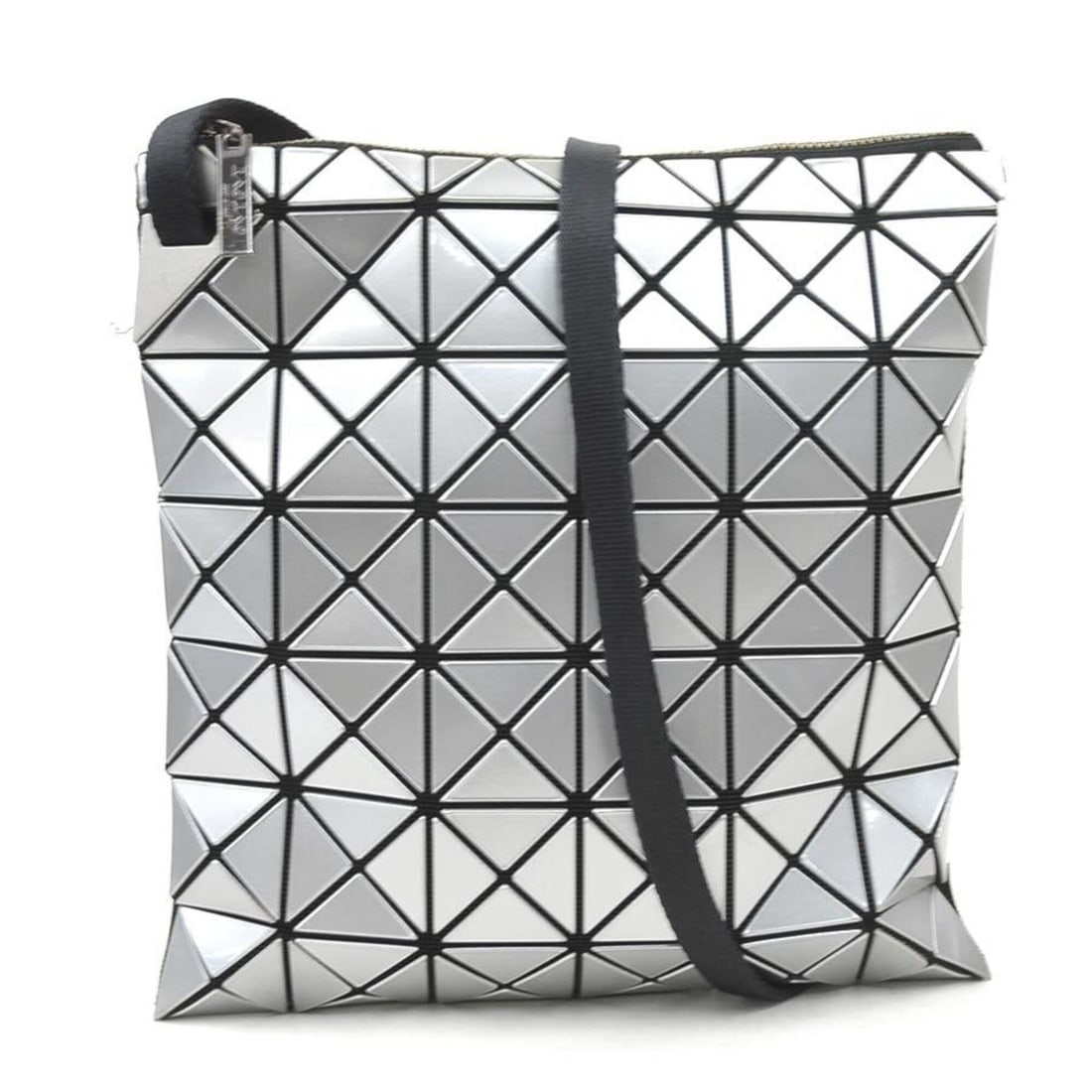 BAOBAO ISSEY MIYAKE Shoulder Bag, Gray, Women's, h32486k: --- Catalog ---Category: SizeSize (HxWxD): 25.5cm x 23.5cm / 10.03'' x 9.25''Category: DesignType: Shoulder bagColor: GrayGender: WomenMaterial: PVC Category: GeneralBrand: Issey Miyake--- Item List -