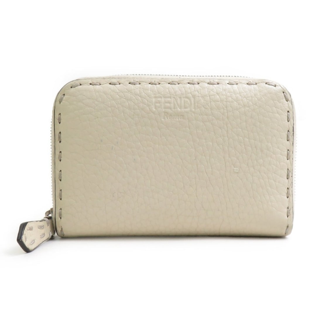 Fendi FENDI Wallet/Coin Purse Selleria Leather Ivory Men's/Women's 8M0313-SAR h32490a: --- Catalog ---Category: SizeSize (HxWxD): 8cm x 12cm x 2cm / 3.14'' x 4.72'' x 0.78''Category: DesignType: Coin purse/coin caseColor: IvoryGender: Men,WomenMaterial: Leather Category: GeneralMPN: 8M0