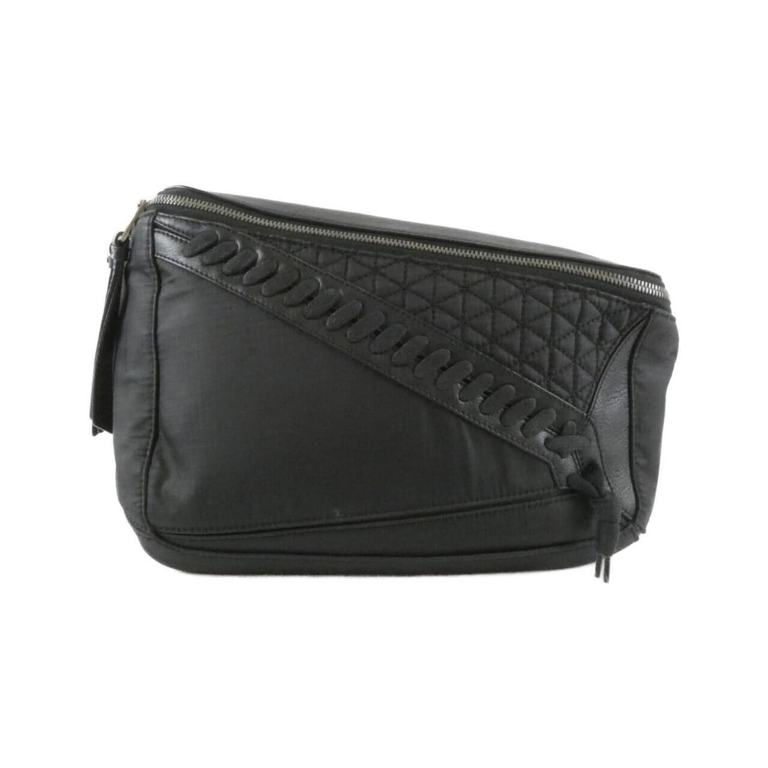 Loewe Puzzle Sling Bag 306 50 T57 Shoulder: --- Catalog ---Category: SizeSize (HxWxD): 19cm x 27cm x 6cm / 7.48'' x 10.62'' x 2.36''Category: DesignType: Shoulder bagColor: BlackGender: MenMaterial: Nylon , Leather Hardware Color: SilverLeather