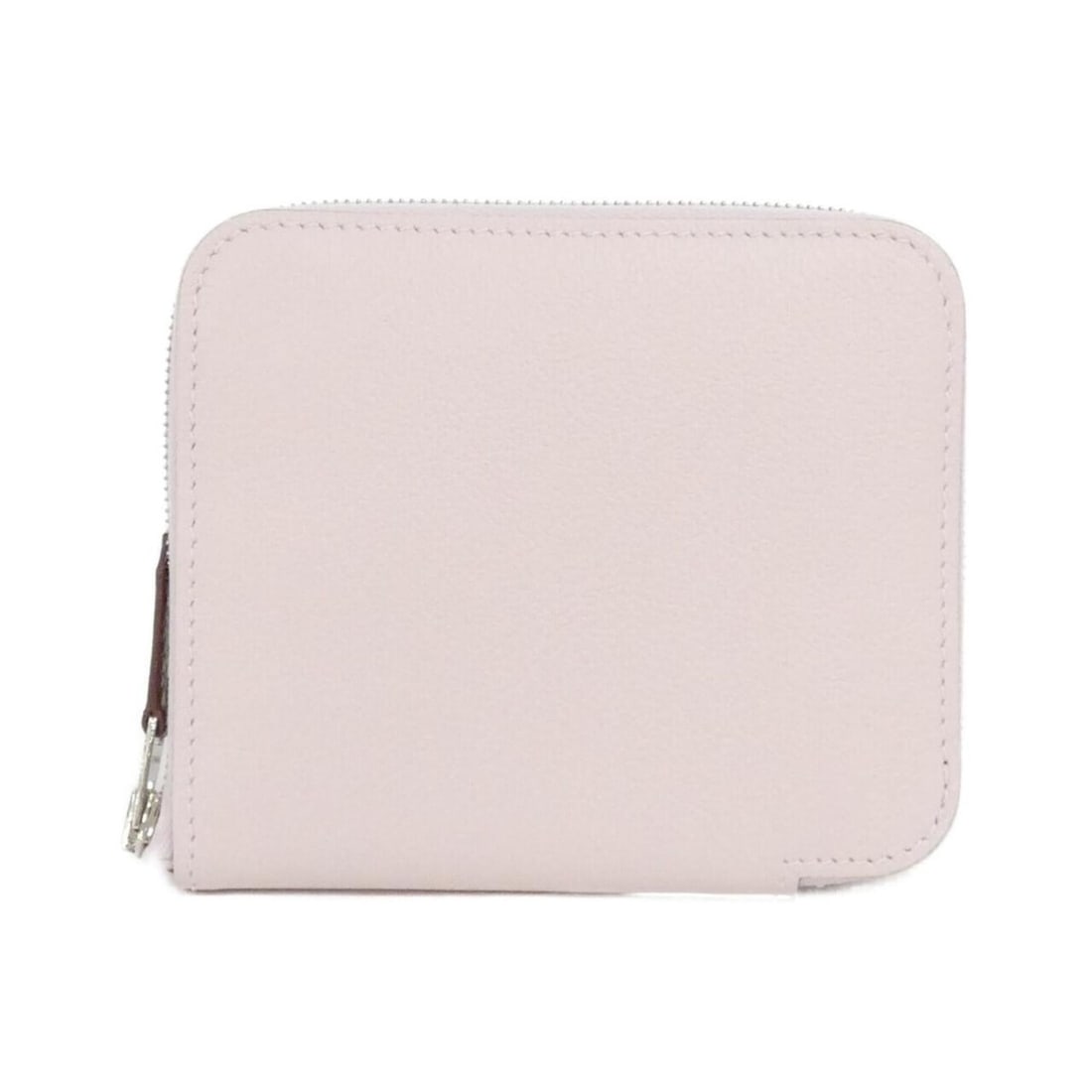 Hermes AUNAGE RODEO DES COWGIRLS Silk In Compact Wallet 085272CK: --- Catalog ---Category: SizeSize (HxWxD): 9cm x 11cm x 1.5cm / 3.54'' x 4.33'' x 0.59''Category: DesignType: Wallet (bi-fold)Color: PinkGender: WomenMaterial: Silk Category: GeneralMPN: