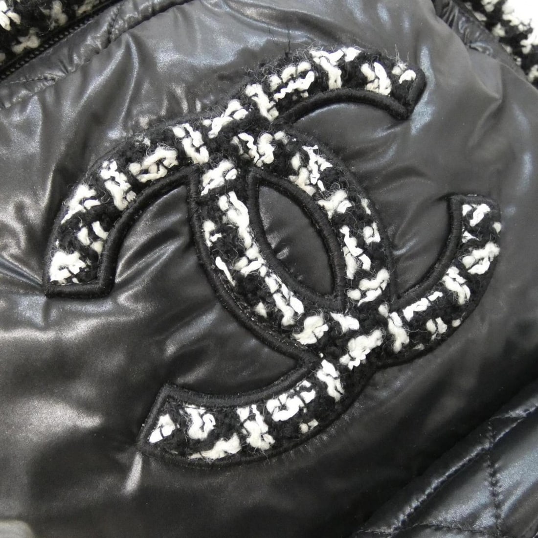 Chanel AS2109 Backpack - 4