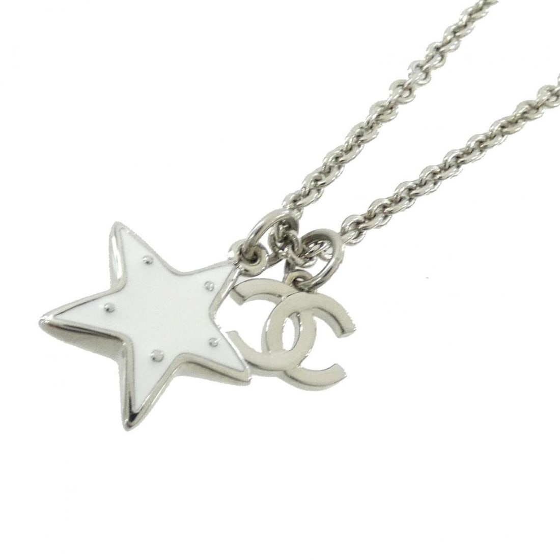 Chanel ABI070 Necklace: --- Catalog ---Category: SizePendant Size: 20mm x 20mm / 0.78'' x 0.78''Neck Circumference: 42 cm - 49 cm / 16.53'' - 19.29''Category: DesignColor: Silver, WhiteGender: WomenNecklace Type: