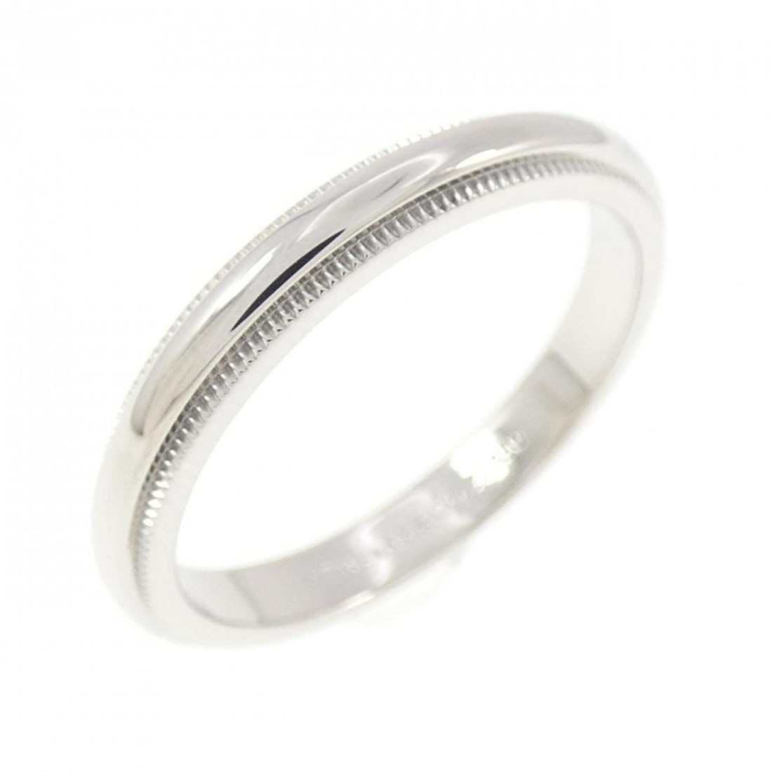 Tiffany & Co. Milgrain Ring: --- Catalog ---Category: SizeJP Size: 16.0US Size: 8Category: DesignType: Band ringGender: WomenMaterial: Platinum 950Category: GeneralBrand: Tiffany--- Item List ---Section: ConditionRanking: Rank A 