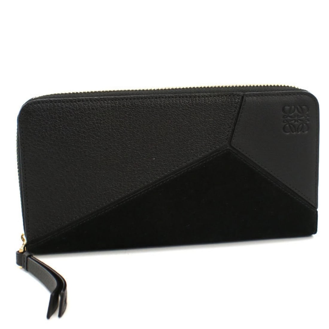 LOEWE Puzzle Round Zip Wallet for Men and Women, Black: --- Catalog ---Category: SizeSize (HxWxD): 10cm x 19cm x 2cm / 3.93'' x 7.48'' x 0.78''Category: DesignType: Long wallet (bi-fold)Color: BlackGender: Men,WomenMaterial: Leather Category: GeneralBrand:
