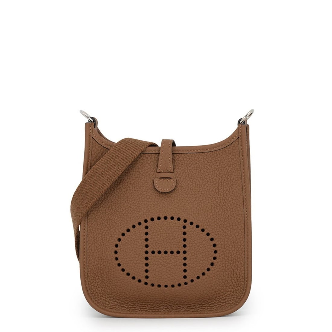 Hermes Evelyne TPM 111cm Amazon Alzan Taurillon Clemence K stamp handbag women's HERMES: --- Catalog ---Category: SizeSize (HxWxD): 19cm x 16cm x 5.5cm / 7.48'' x 6.29'' x 2.16''Category: DesignType: Shoulder bagColor: AlezanGender: WomenMaterial: Taurillon clemence leather Category: Gene