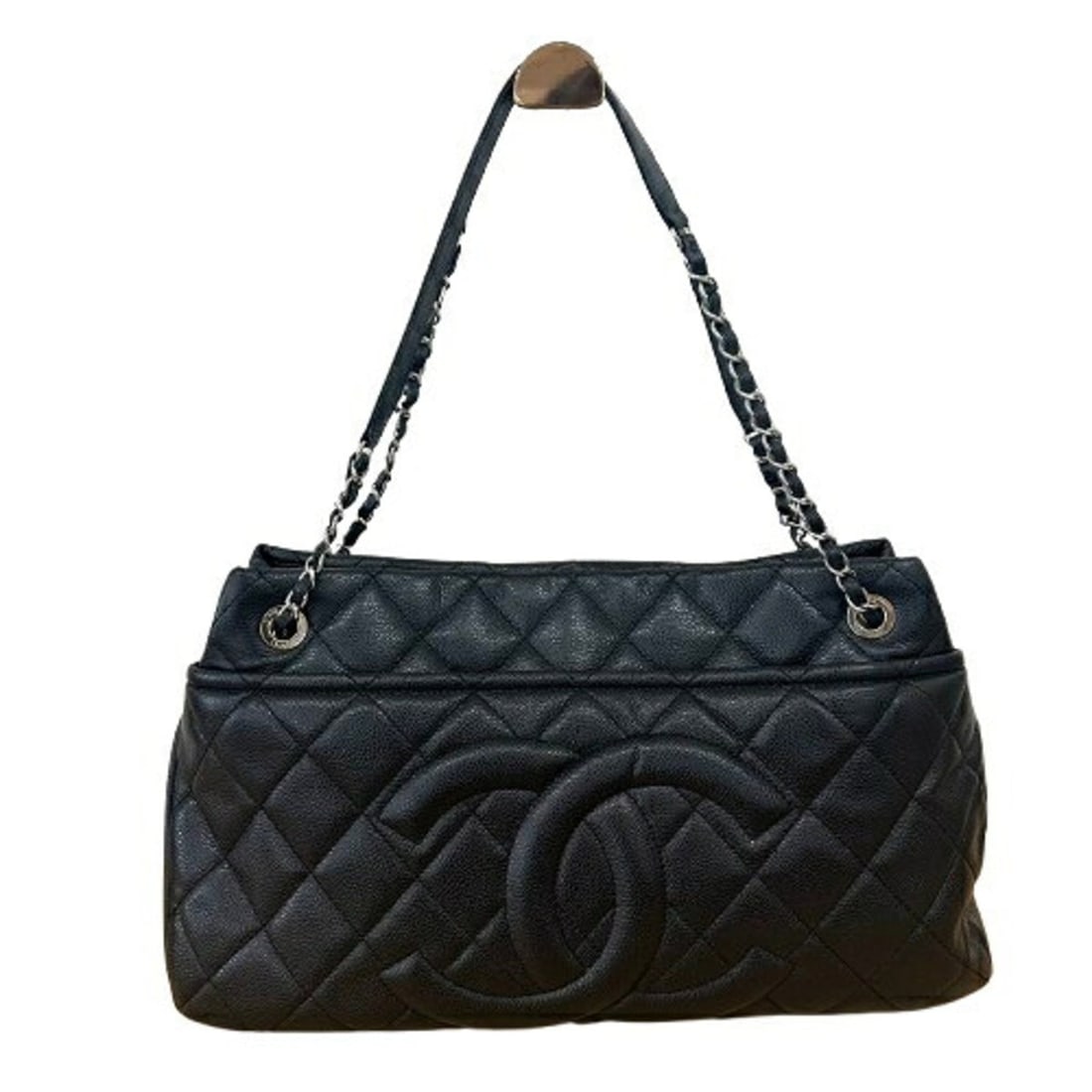 CHANEL Chanel Caviar Skin Matelassé Chain Tote Bag Coco Mark Black Women's: --- Catalog ---Category: SizeSize (HxWxD): 25cm x 40cm x 12cm / 9.84'' x 15.74'' x 4.72''Category: DesignType: Tote bagColor: BlackGender: WomenMaterial: Grained Calfskin Category: GeneralLine: