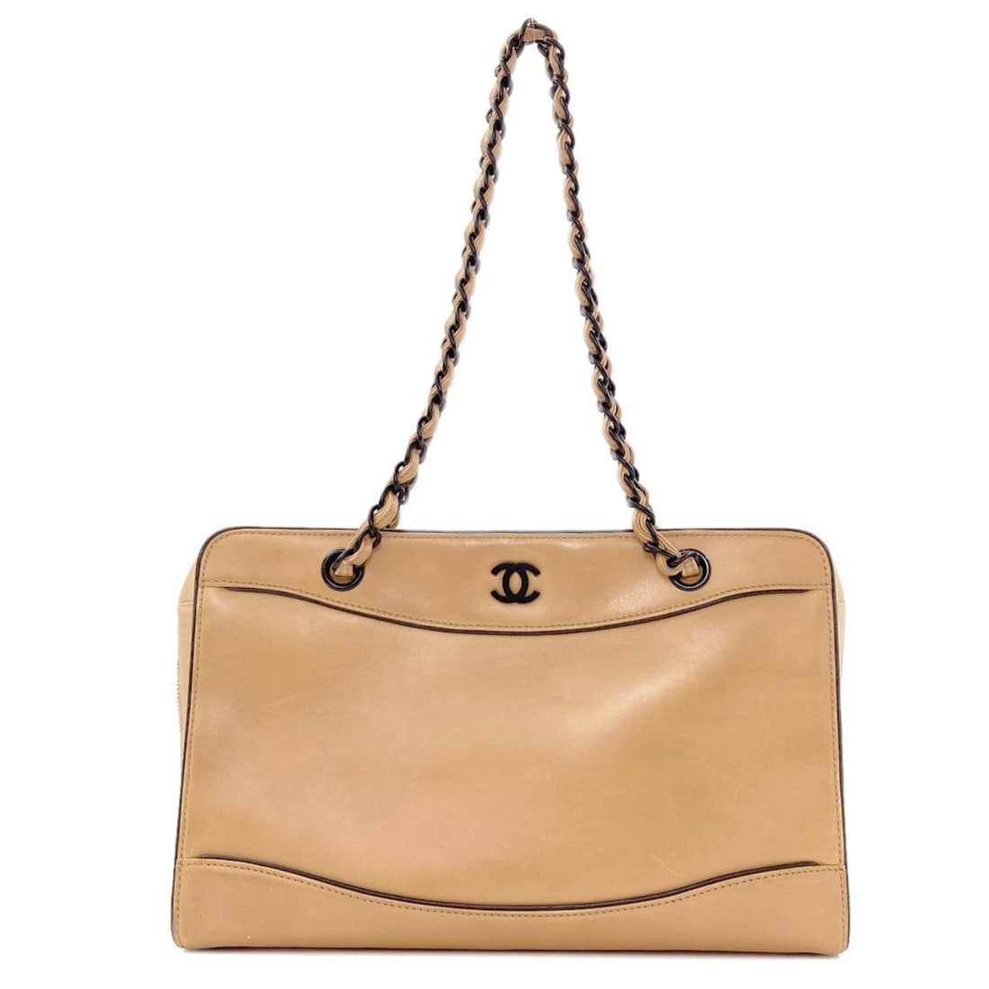 Chanel Chain Bag Tote Calfskin Women's CHANEL: --- Catalog ---Category: SizeSize (HxWxD): 20.5cm x 32cm x 11cm / 8.07'' x 12.59'' x 4.33''Handle Length: 59cm / 23.22''Category: DesignType: Tote bagColor: BeigeGender: WomenClosure: ZipperMaterial: 