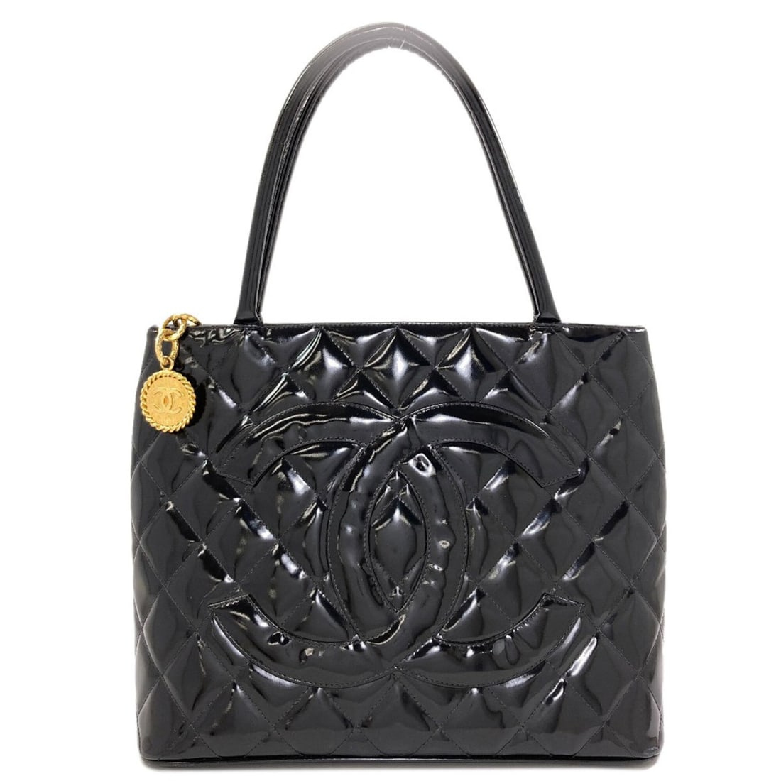 Chanel Reissue Tote Bag, Gold Hardware, Enamel, Women's CHANEL: --- Catalog ---Category: SizeSize (HxWxD): 24cm x 29cm x 14.5cm / 9.44'' x 11.41'' x 5.7''Handle Length: 38.5cm / 15.15''Category: DesignType: Tote bagColor: BlackGender: WomenClosure: ZipperInner Poc