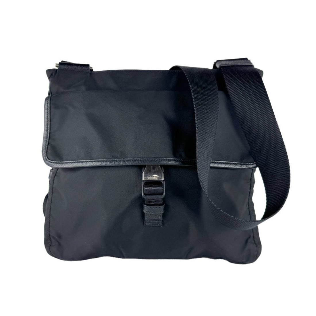 Prada PRADA Crossbody Shoulder Bag, Nylon, Black/Silver, Men's/Women's, z10909: --- Catalog ---Category: SizeSize (HxWxD): 25cm x 27cm x 6cm / 9.84'' x 10.62'' x 2.36''Category: DesignType: Shoulder bagColor: BlackGender: Men,WomenMaterial: Nylon Category: GeneralBrand: PradaCoun