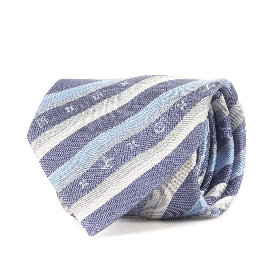 LOUIS VUITTON Louis Vuitton Tie Blue Regimental Monogram Club Silk Made in Italy Cravat M75945 Men's: --- Catalog ---Category: SizeWidth: 8cm / 3.14''Total Length: 149cm / 58.66''Category: DesignType: CravatColor: BlueGender: MenMaterial: Silk Category: GeneralBrand: Louis VuittonCountry of Origin: It