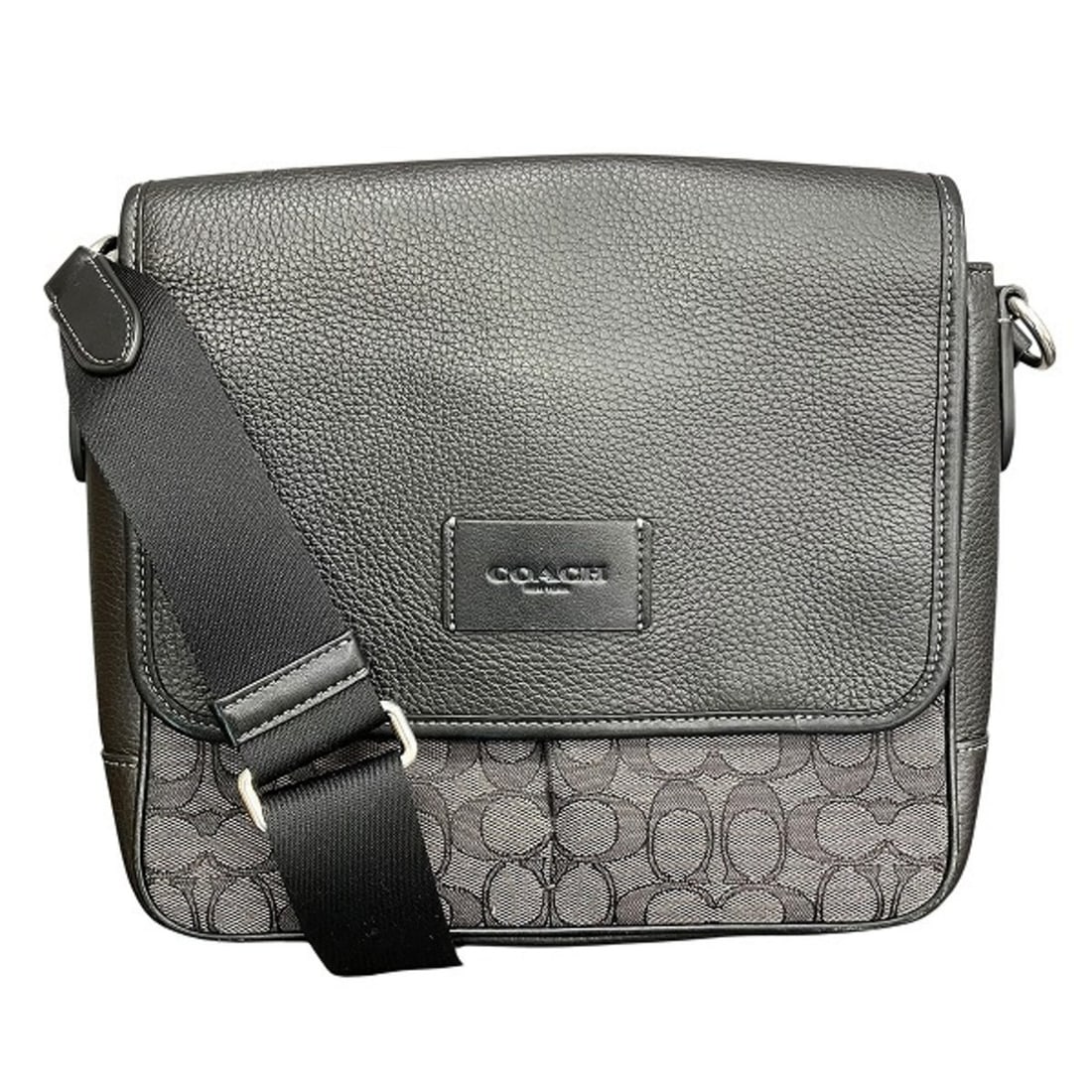 Coach Signature Sprint Map Bag 25 CE534 - Unisex Shoulder: --- Catalog ---Category: SizeSize (HxWxD): 23cm x 26cm x 27cm / 9.05'' x 10.23'' x 10.62''Category: DesignType: Shoulder bagColor: BlackGender: UnisexMaterial: Signature line Category: GeneralMPN: CE5
