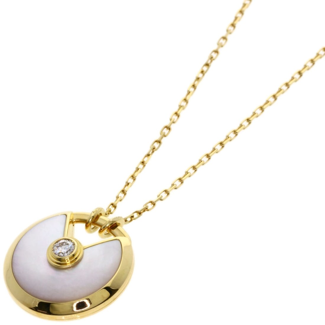 Cartier Amulette de SM Shell Diamond Necklace 18K Yellow Gold Women's CARTIER: --- Catalog ---Category: SizePendant Size: 17mm x 17mm / 0.66'' x 0.66''Neck Circumference: 59 cm / 23.22''Category: DesignStone: Diamond, ShellGender: WomenMaterial: Yellow gold (18K)Necklace Type: N
