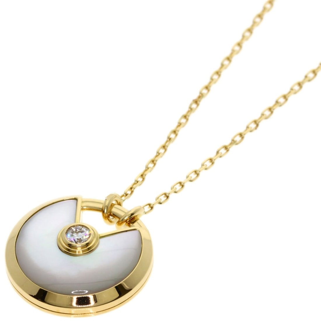 Cartier Amulette de SM Shell Diamond Necklace 18K Yellow Gold Women's CARTIER: --- Catalog ---Category: SizePendant Size: 17mm x 17mm / 0.66'' x 0.66''Neck Circumference: 59 cm / 23.22''Category: DesignStone: Diamond, ShellGender: WomenMaterial: Yellow gold (18K)Necklace Type: N