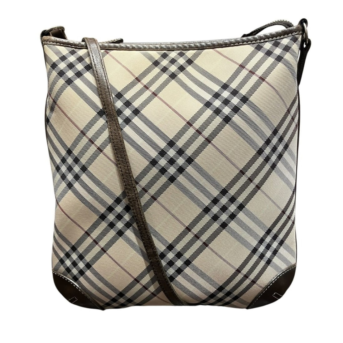 Burberry BURBERRY Shoulder Bag Blue Label Canvas Leather: --- Catalog ---Category: SizeSize (HxWxD): 29cm x 27cm x 1cm / 11.41'' x 10.62'' x 0.39''Category: DesignType: Shoulder bagColor: BrownGender: WomenMaterial: Canvas , Leather Category: GeneralBrand: B