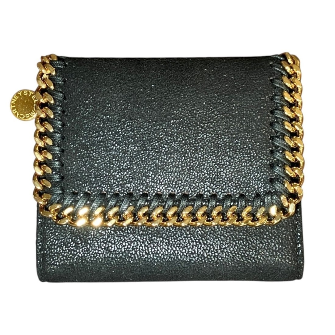 Stella McCartney Falabella Tri-fold Wallet, Vegan Leather, 431000: --- Catalog ---Category: SizeSize (HxWxD): 10cm x 11.5cm x 2cm / 3.93'' x 4.52'' x 0.78''Category: DesignType: Wallet (tri-fold)Color: BlackGender: WomenMaterial: Faux leather Category: GeneralMPN: 43