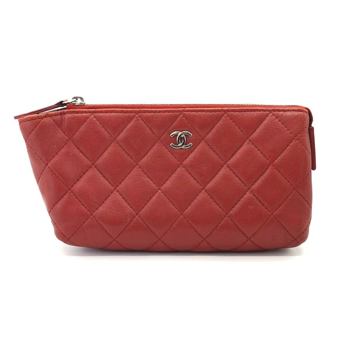 Chanel Matelassé Lambskin Pouch, Red, A69259, Serial Number 17-series.: --- Catalog ---Category: SizeSize (HxWxD): 10cm x 20.5cm x 5.5cm / 3.93'' x 8.07'' x 2.16''Category: DesignType: PouchColor: Red colorGender: WomenMaterial: Leather Leather/Fur Type: LambskinCategory: