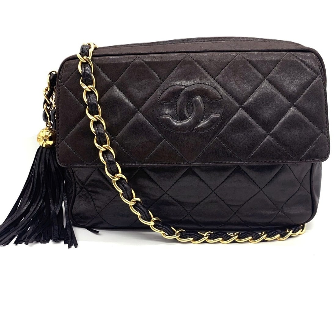 Chanel Matelassé Lambskin Chain Shoulder Bag, Dark Brown: --- Catalog ---Category: SizeSize (HxWxD): 15cm x 23cm x 6cm / 5.9'' x 9.05'' x 2.36''Category: DesignType: Shoulder bagColor: Dark brownGender: WomenMaterial: Leather Leather/Fur Type: LambskinCatego