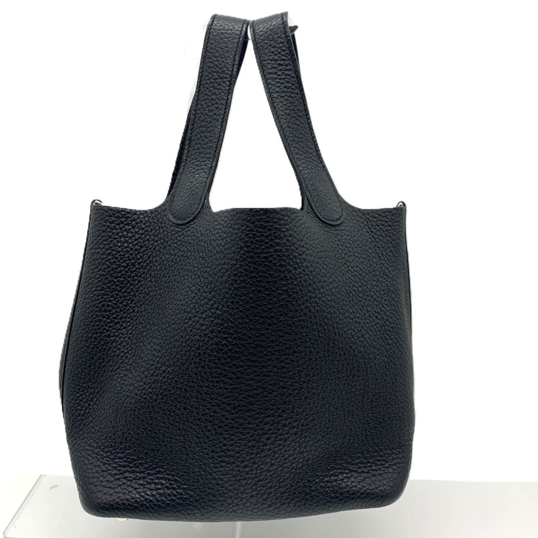 Hermes Picotin Lock PM ?Q stamp Togo Noir Black Handbag HERMES: --- Catalog ---Category: SizeSize (HxWxD): 18cm x 18cm x 13cm / 7.08'' x 7.08'' x 5.11''Category: DesignType: HandbagColor: BlackGender: WomenMaterial: Togo leather Category: GeneralBrand: Hermes---