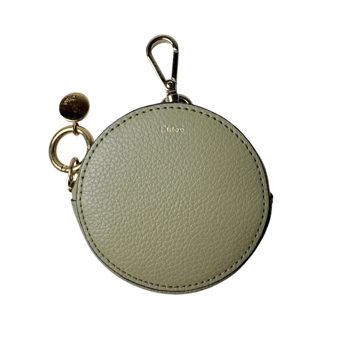 Chloé Chloe Alphabet Round Wallet/Coin Purse Bag Charm for Women: --- Catalog ---Category: SizeSize (HxWxD): 8.5cm x 1.5cm / 3.34'' x 0.59''Category: DesignType: Coin purse/coin caseColor: GreenGender: WomenMaterial: Leather Category: GeneralBrand: Chloé--- Item Li