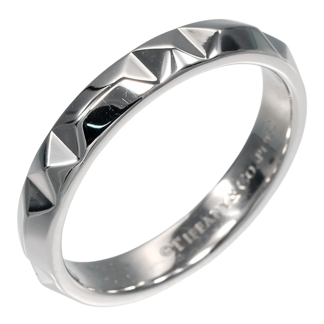 Tiffany & Co. True Ring, Size 22, 4mm band, Pt950 Platinum, Approx. 9.41g.: --- Catalog ---Category: SizeJP Size: 22US Size: 10.5Category: DesignType: Band ringGender: MenMaterial: Platinum 950Category: GeneralBrand: Tiffany--- Item List ---Section: ConditionRanking: Rank A U