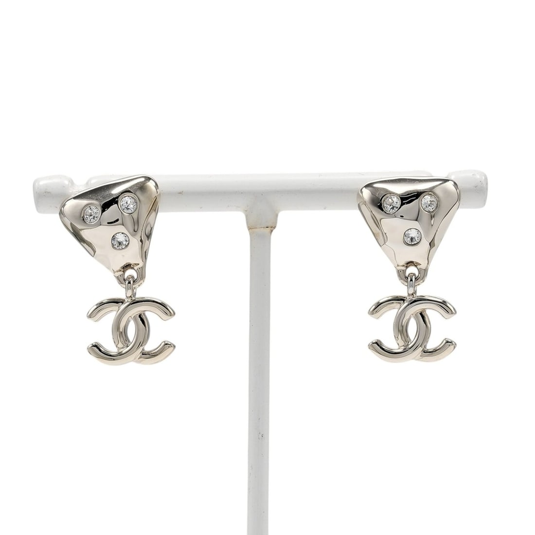 Chanel Coco Mark Earrings ABE126 Gold Plated with Rhinestones Approx. 7.79g CHANEL: --- Catalog ---Category: SizeSize (HxWxD): 24.80mm x 13.80mm / 0.98'' x 0.54''Category: DesignType: Stud earringsGender: WomenMaterial: Gold plating, RhinestoneCategory: GeneralBrand: Chanel--- Item L