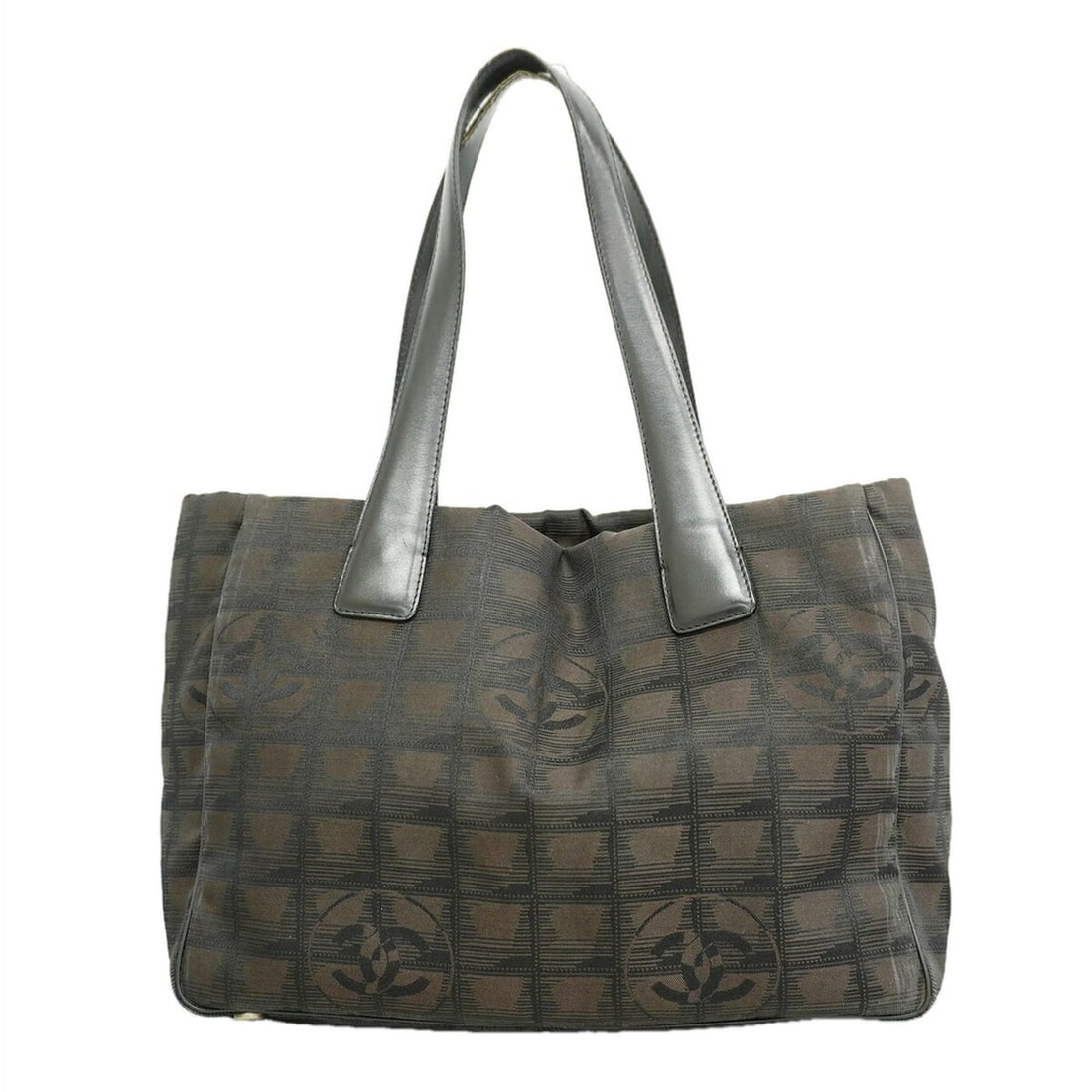 Chanel New Travel Nylon Tote Bag, Brown/Black, Women's: --- Catalog ---Category: SizeSize (HxWxD): 22cm x 30cm x 11.5cm / 8.66'' x 11.81'' x 4.52''Category: DesignType: Tote bagColor: Black, BrownGender: WomenMaterial: Nylon Hardware Color: SilverCategory: