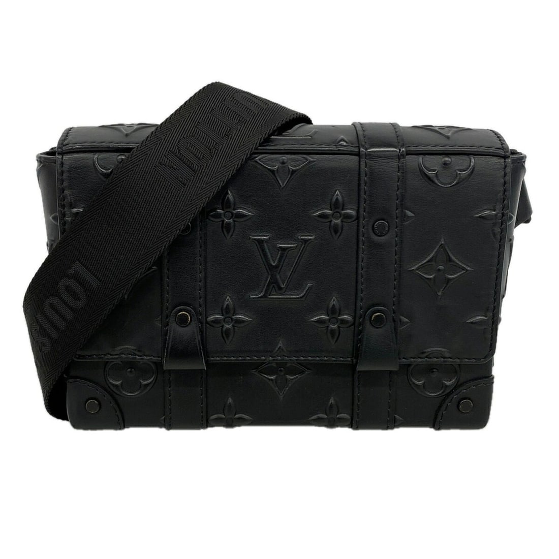 Louis Vuitton Monogram Seal Trunk Sling Bag M57952 Black Men's: --- Catalog ---Category: SizeSize (HxWxD): 13.5cm x 20cm x 4.5cm / 5.31'' x 7.87'' x 1.77''Category: DesignType: Sling bagColor: BlackGender: MenCategory: GeneralMPN: M57952Brand: Louis Vuitton--- Ite