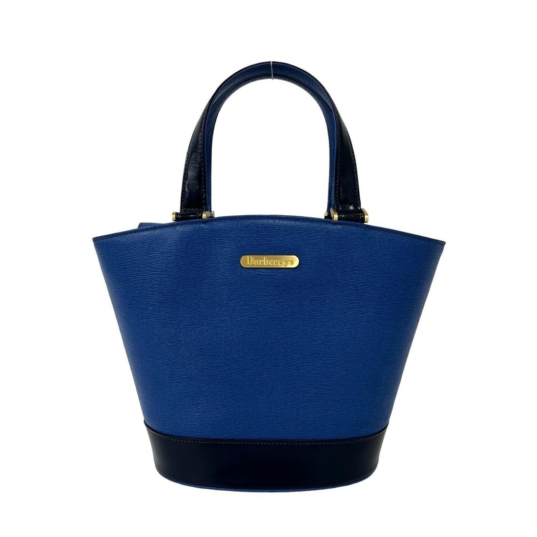 Burberrys Vintage Logo Hardware Nova Check Pattern Leather Handbag Mini Tote Bag Blue 23437: --- Catalog ---Category: SizeSize (HxWxD): 21.5cm x 29.5cm x 12cm / 8.46'' x 11.61'' x 4.72''Category: DesignType: Handbag, Tote bagColor: BlueGender: WomenMaterial: Leather Category: GeneralBrand: Bu